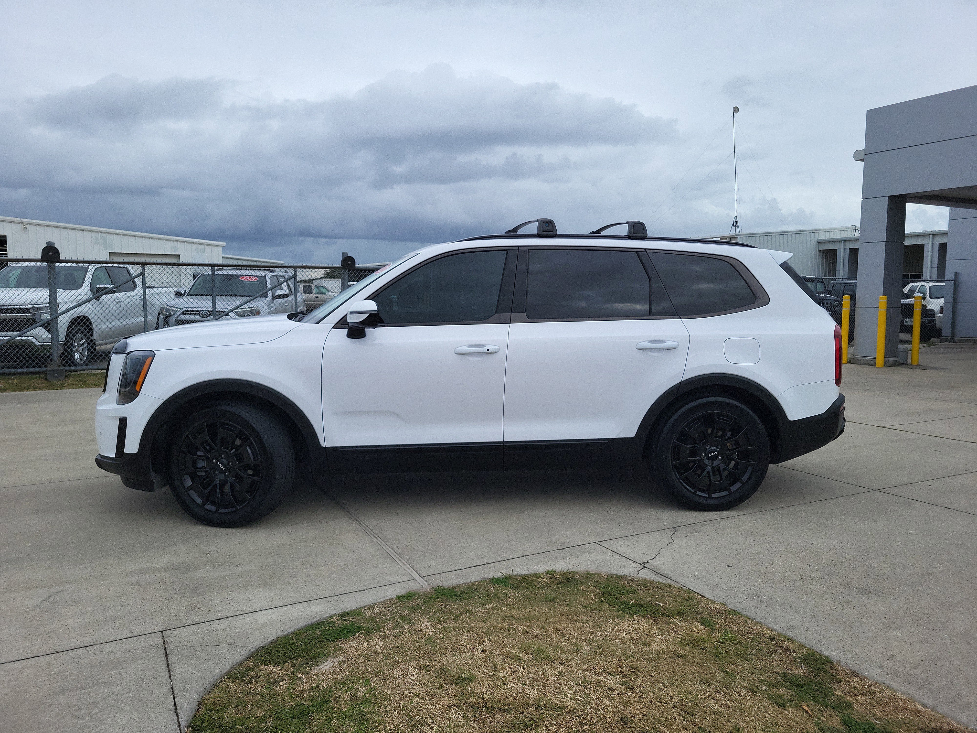 Used 2022 Kia Telluride SX w/ SX Prestige Package image 8
