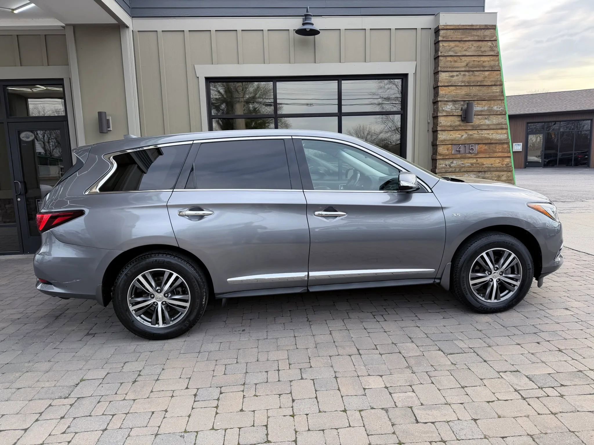 Used 2020 INFINITI QX60 Pure image 19