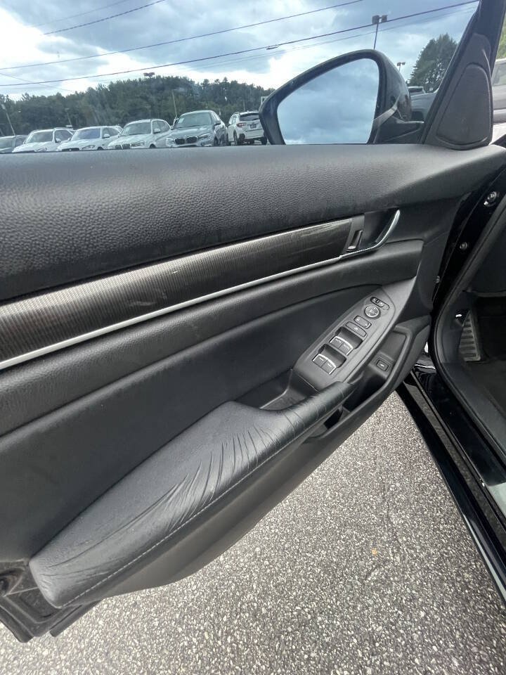 Used 2018 Honda Accord Sport image 11