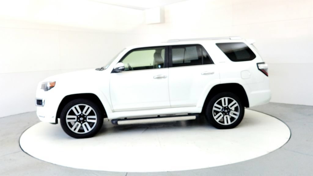 Used 2023 Toyota 4Runner Limited AWD/4WD image 3