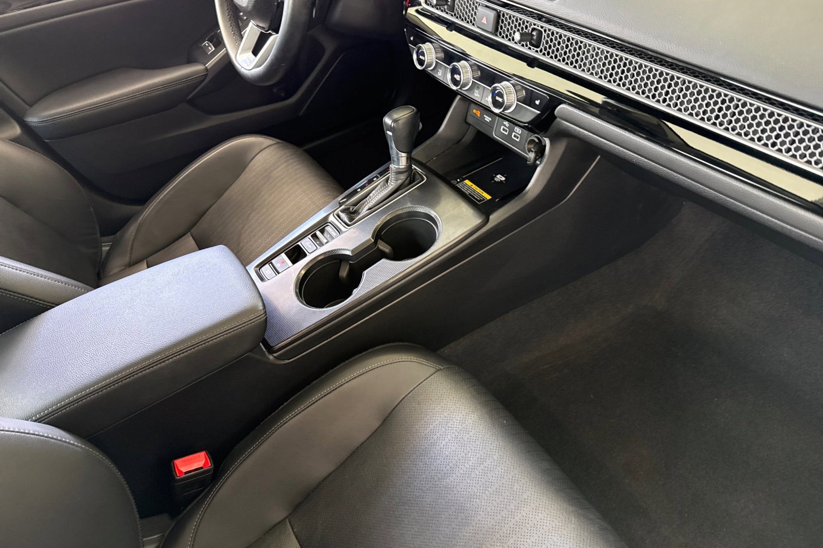 Certified 2024 Honda Civic Touring image 31