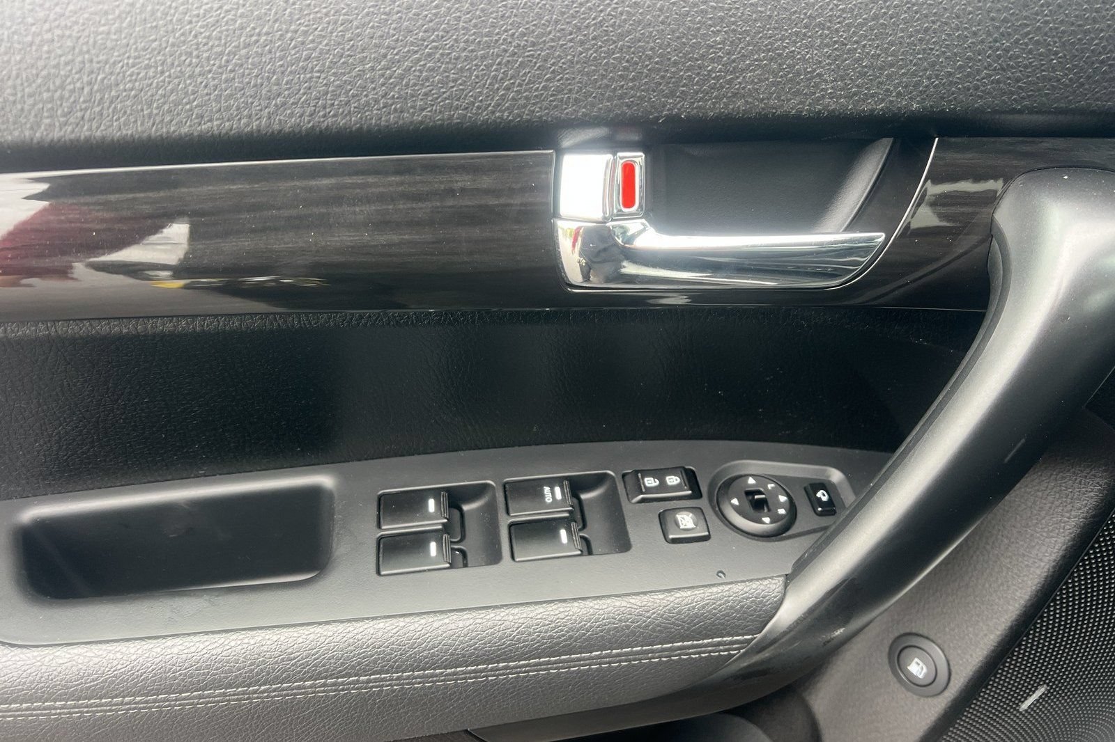 Used 2012 Kia Sorento EX w/ Premium Plus Pkg FWD image 11