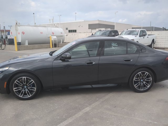 Used 2026 BMW 530i xDrive AWD/4WD image 9