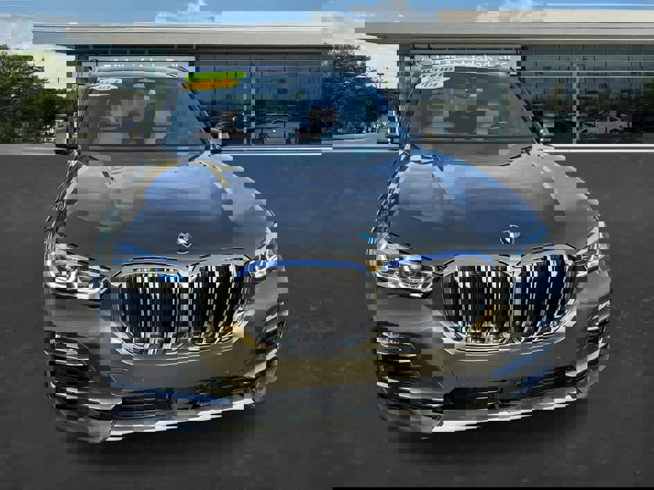 Used 2021 BMW X5 xDrive45e w/ Executive Package image 3