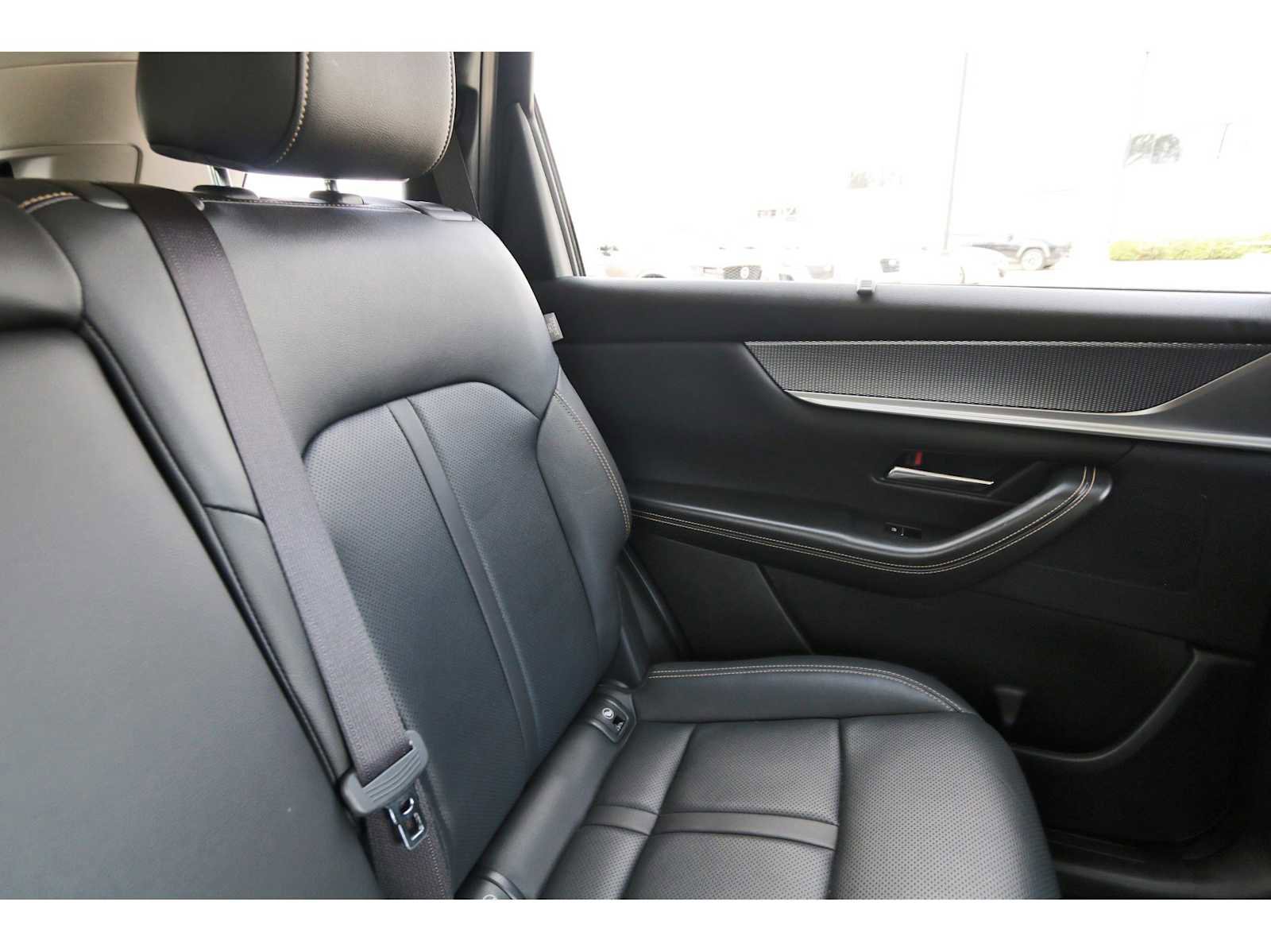 Used 2025 MAZDA CX-90 Plug-In Hybrid w/ Preferred image 10