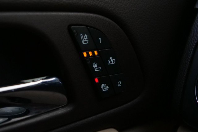 Used 2011 GMC Sierra 3500 Denali image 9