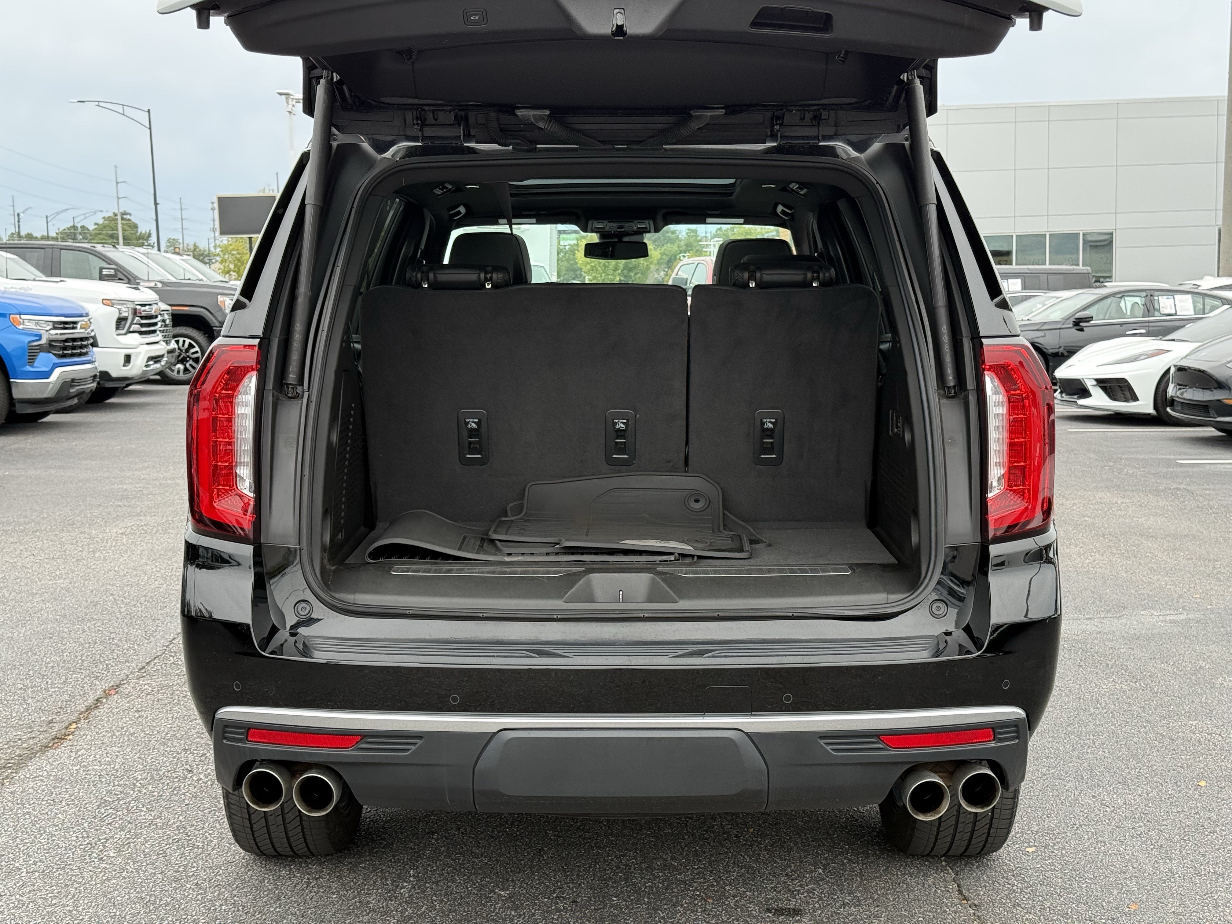 Used 2023 GMC Yukon Denali AWD/4WD image 36