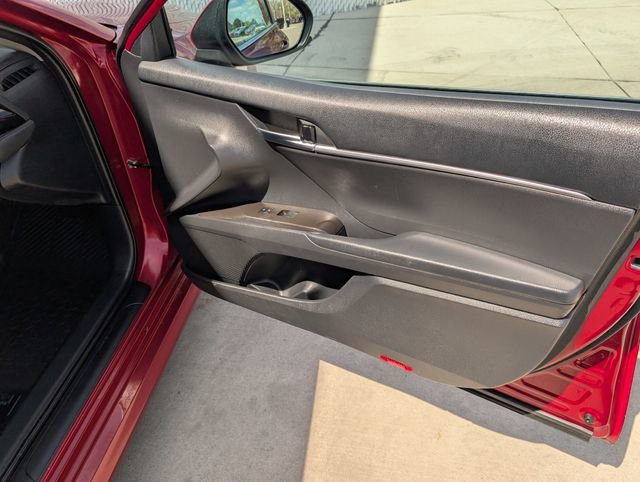 Used 2022 Toyota Camry LE FWD image 30