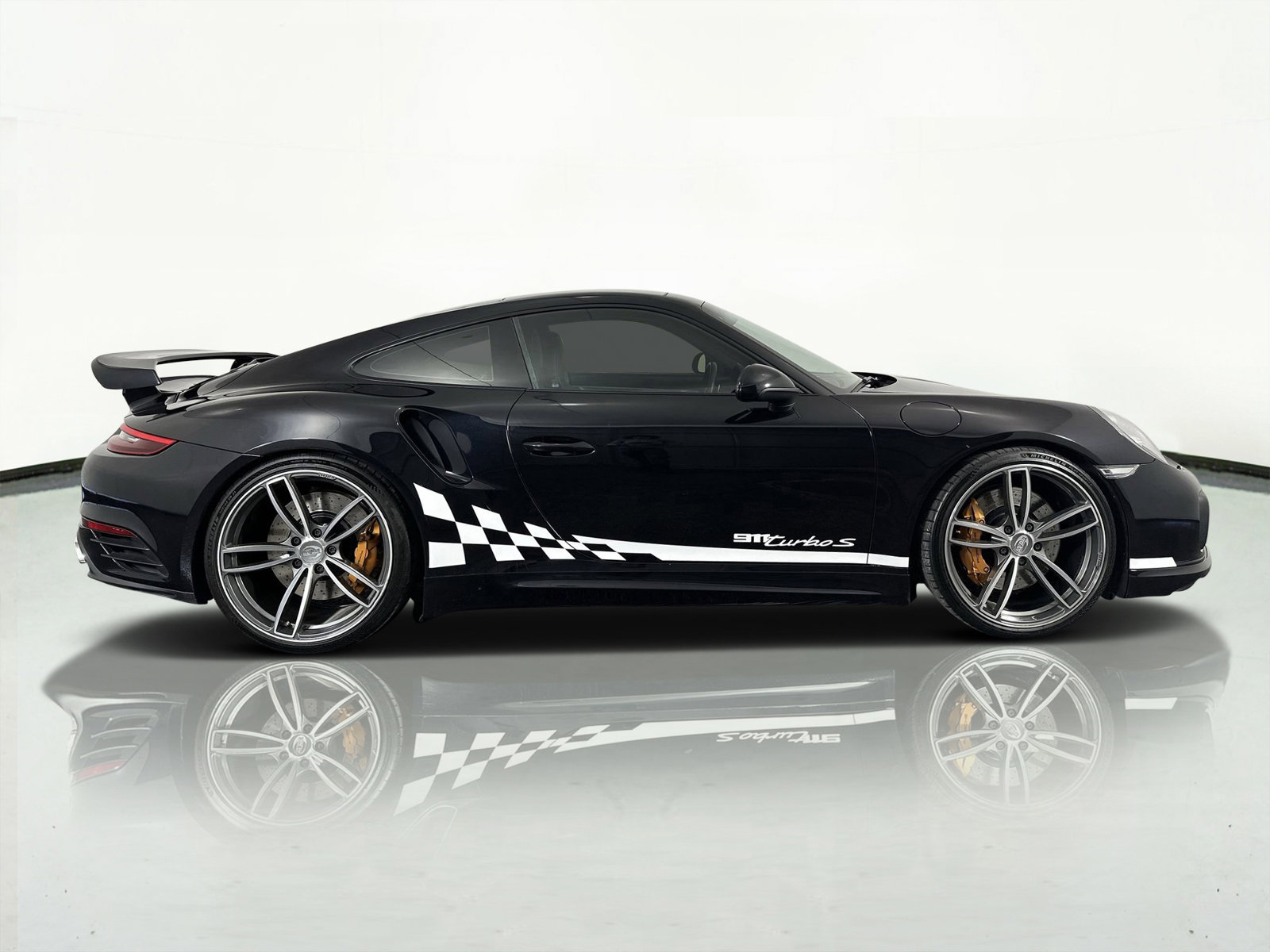 Used 2018 Porsche 911 Turbo image 9