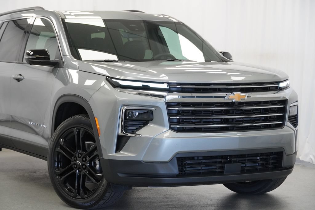 New 2026 Chevrolet Traverse LT w/ Driver Confidence Package AWD/4WD image 9