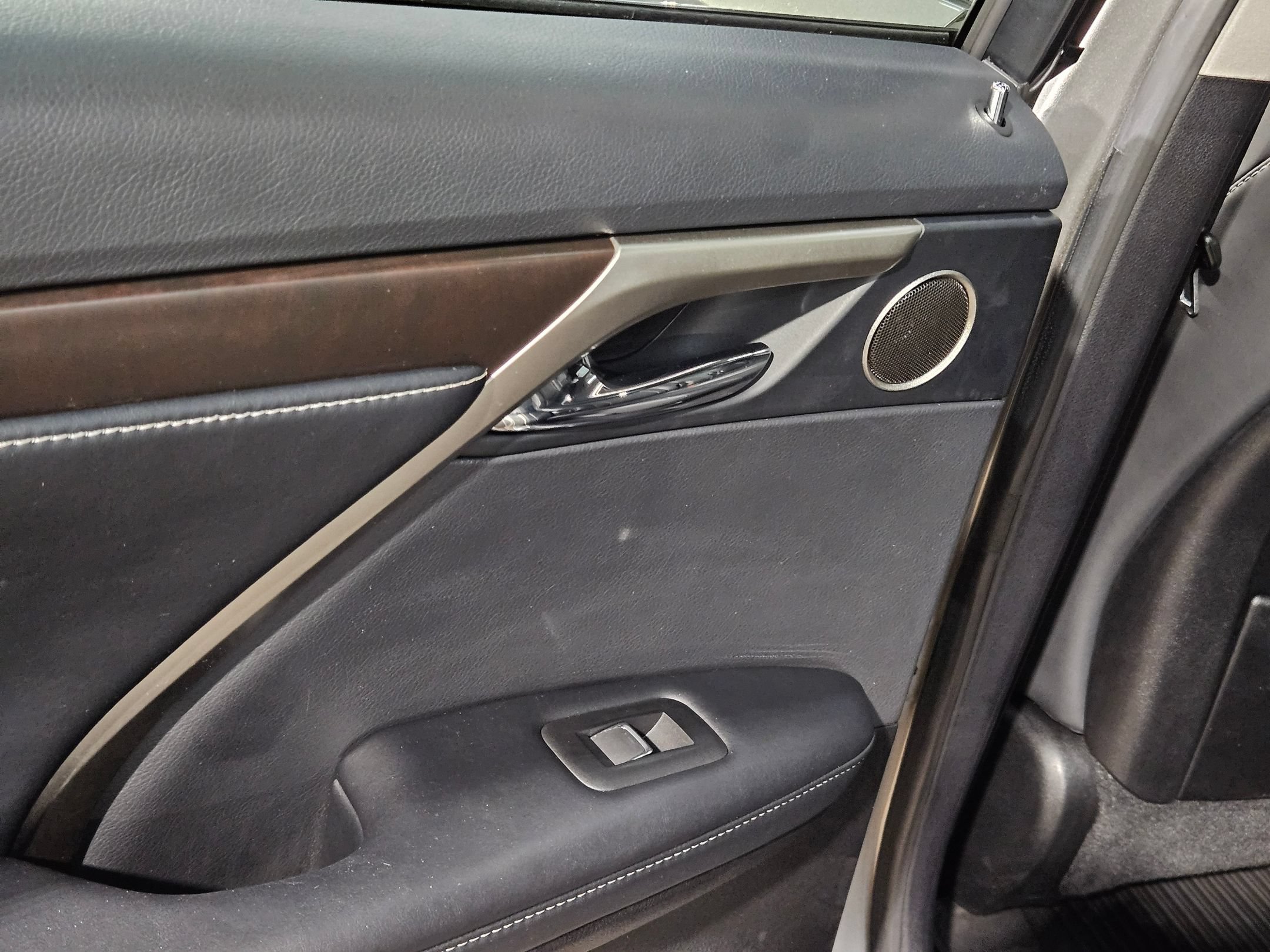 Used 2022 Lexus RX 450h AWD w/ Premium Package image 35
