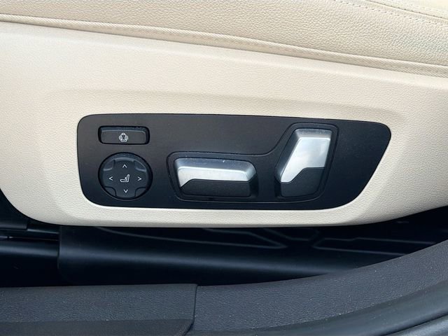 Used 2021 BMW 330i Sedan w/ Premium Package image 24