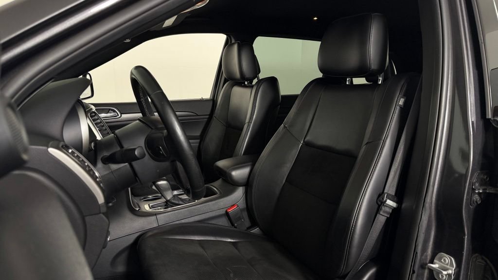 Used 2018 Jeep Grand Cherokee Altitude AWD/4WD image 16