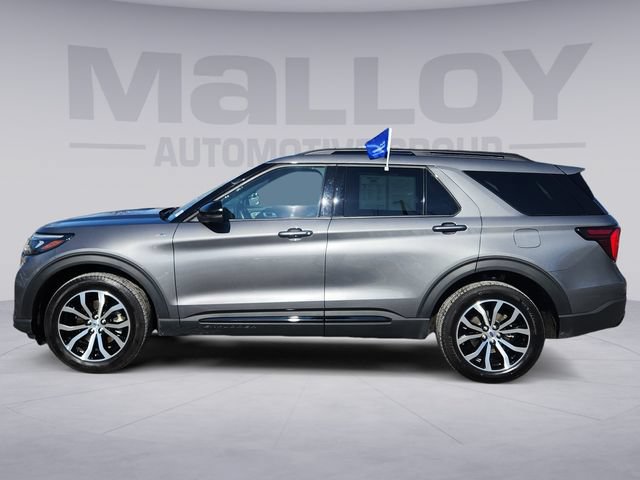 Used 2025 Ford Explorer ST-Line AWD/4WD image 2