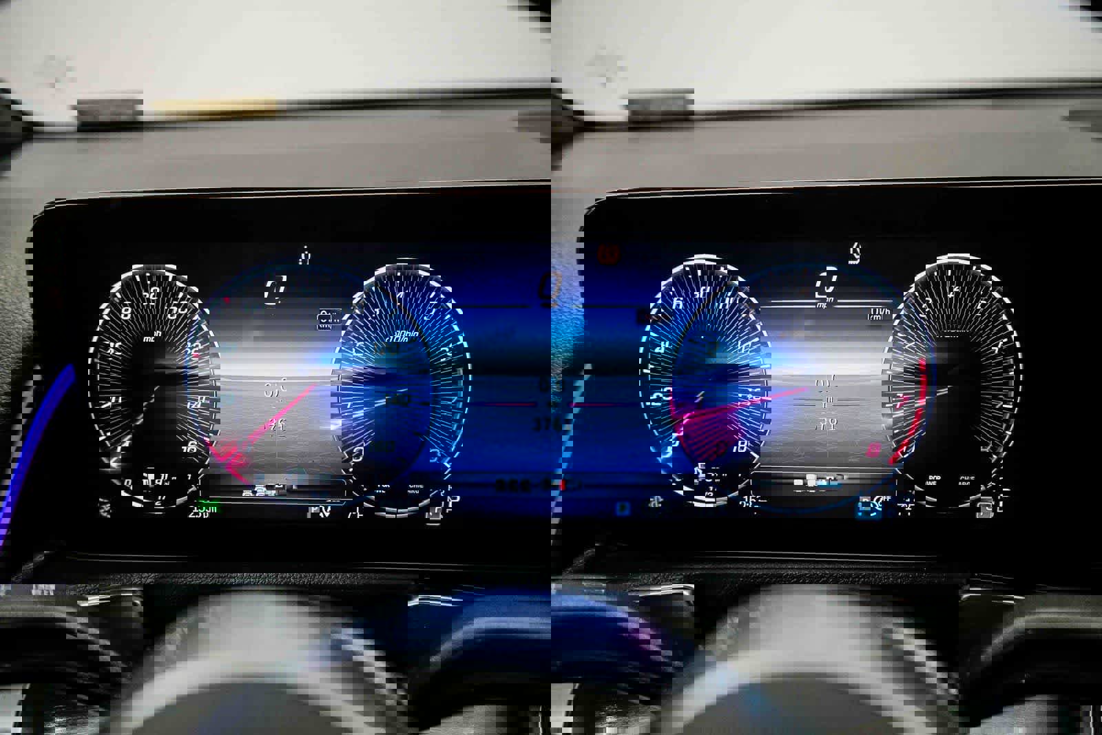 Used 2026 Mercedes-Benz GLB 250 image 25