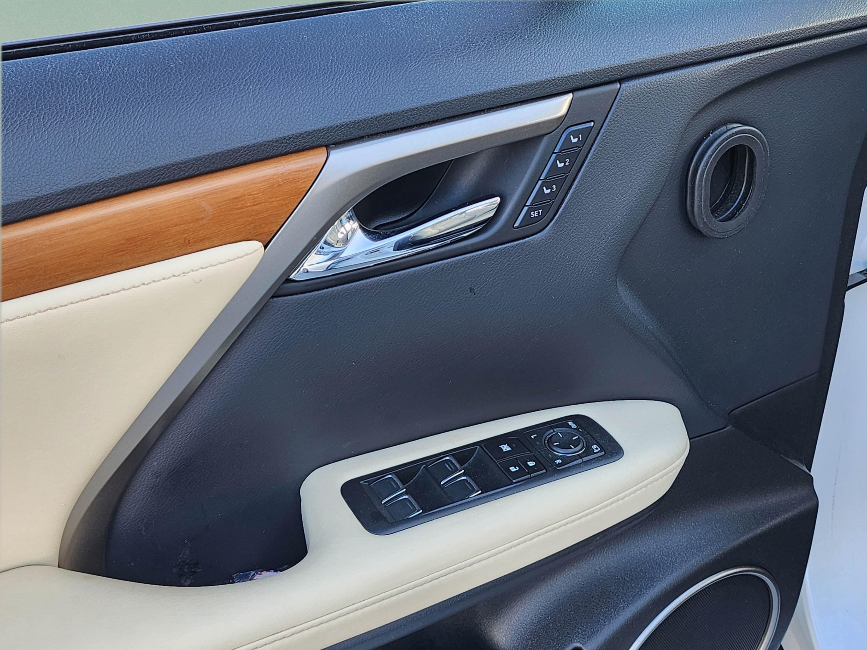 Certified 2022 Lexus RX 350 FWD w/ Premium Package image 9