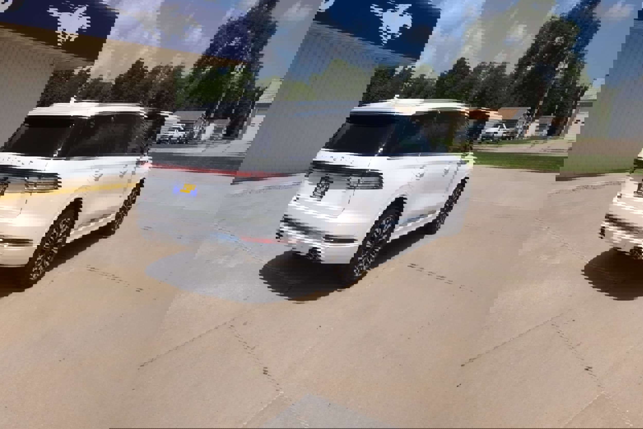 Used 2020 Lincoln Aviator Black Label Grand Touring w/ Class IV Trailer Tow Package image 2