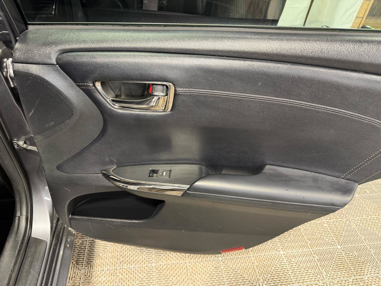 Used 2014 Toyota Avalon XLE Touring FWD image 16