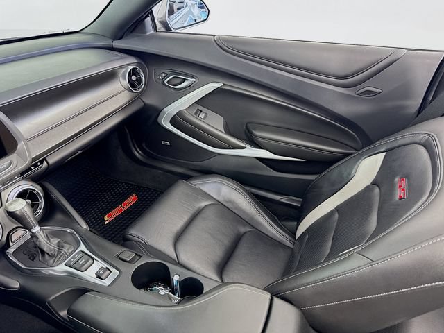 Used 2020 Chevrolet Camaro SS RWD image 26