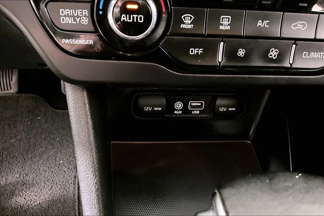 Used 2017 Kia Niro Touring image 15