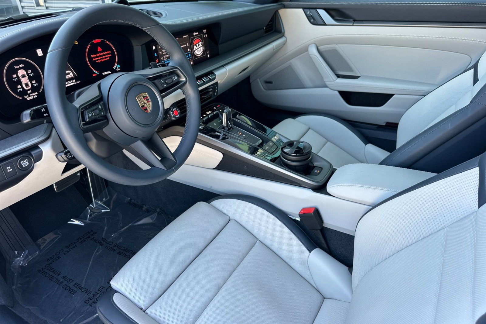 Certified 2025 Porsche 911 Carrera RWD image 4