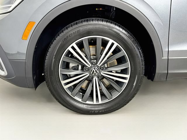 Used 2024 Volkswagen Tiguan SE FWD image 31