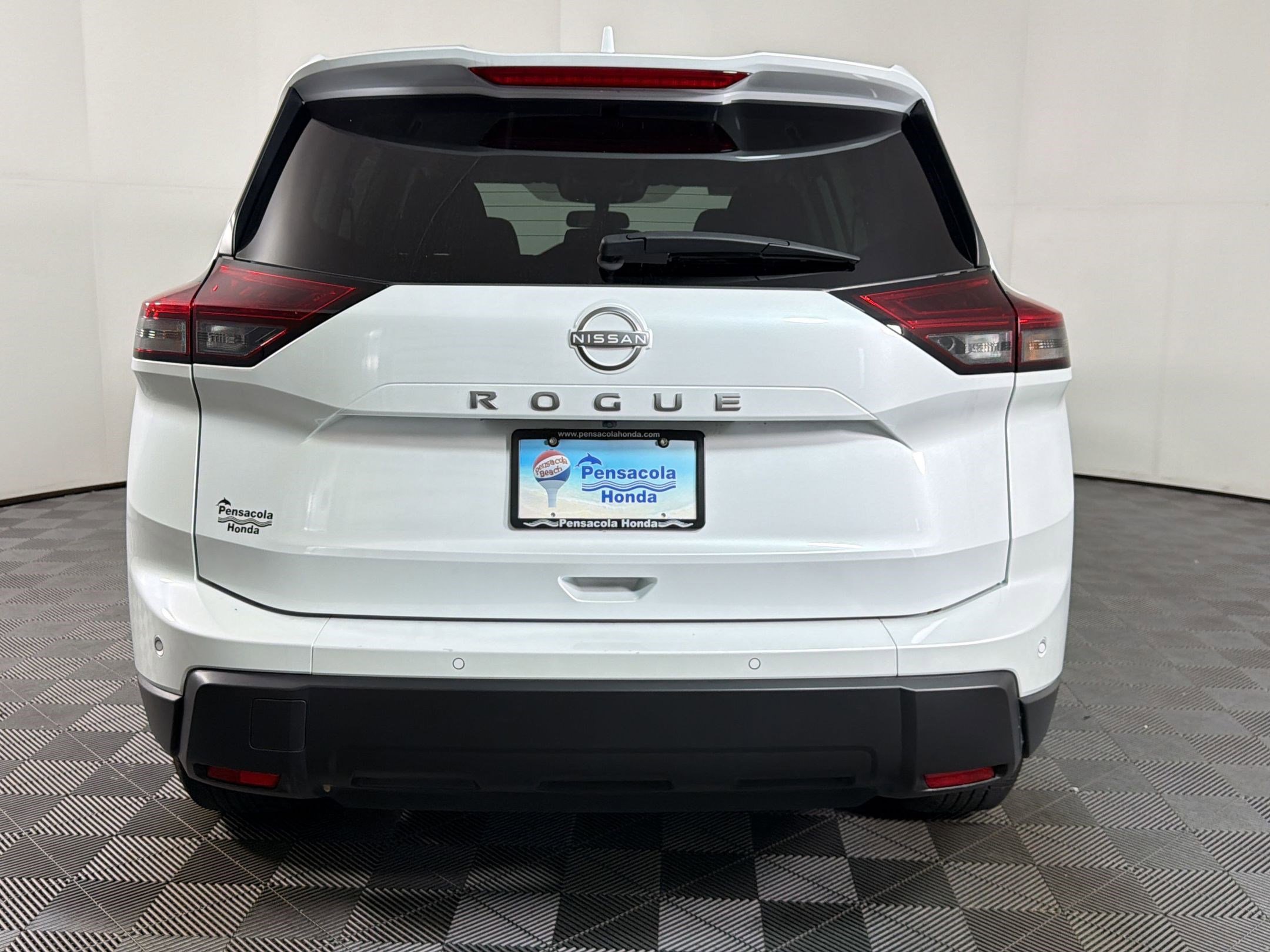 Used 2025 Nissan Rogue SV FWD image 8