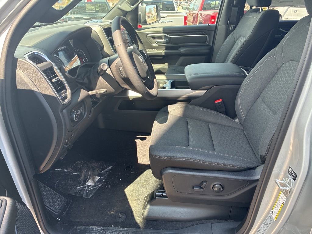 New 2026 RAM 1500 4x4 Crew Cab image 18