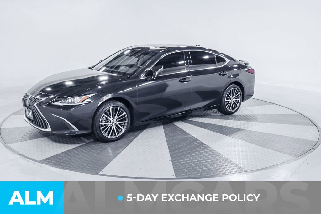 Used 2024 Lexus ES 300h w/ Premium Package image 3