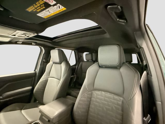 New 2025 Toyota 4Runner TRD Off-Road Premium AWD/4WD image 19