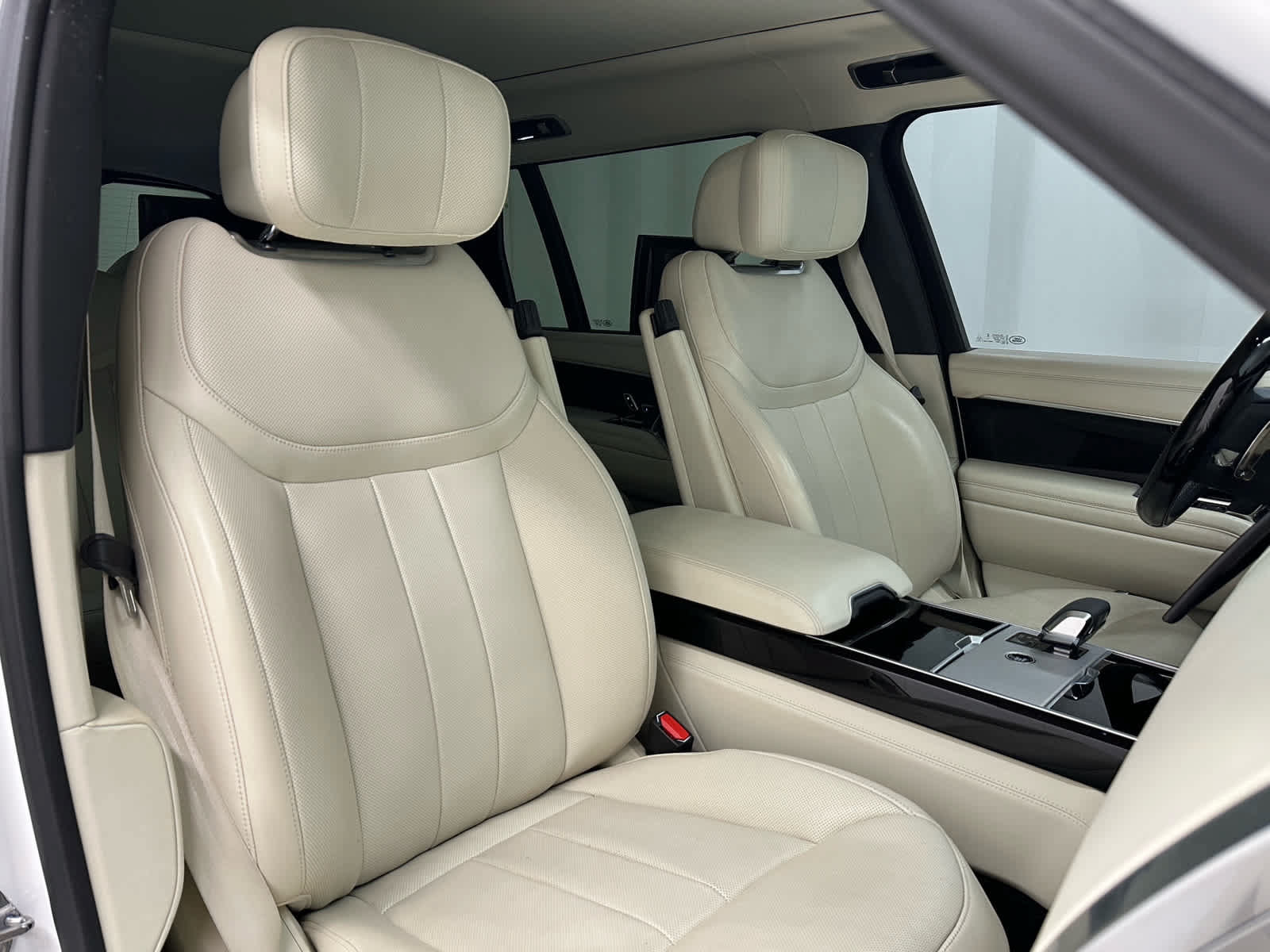 Used 2024 Land Rover Range Rover Long Wheelbase Autobiography AWD/4WD image 18