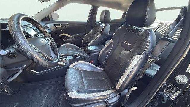 Used 2014 Hyundai Veloster Turbo FWD image 12