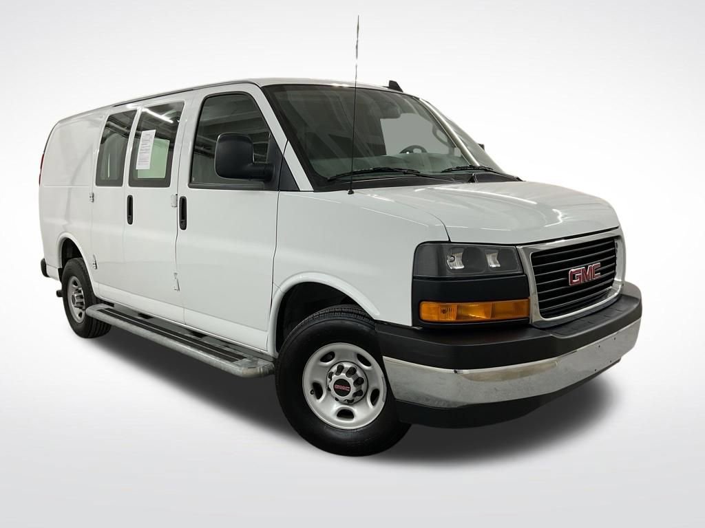 Used 2024 GMC Savana 2500 w/ Driver Convenience Package RWD image 4