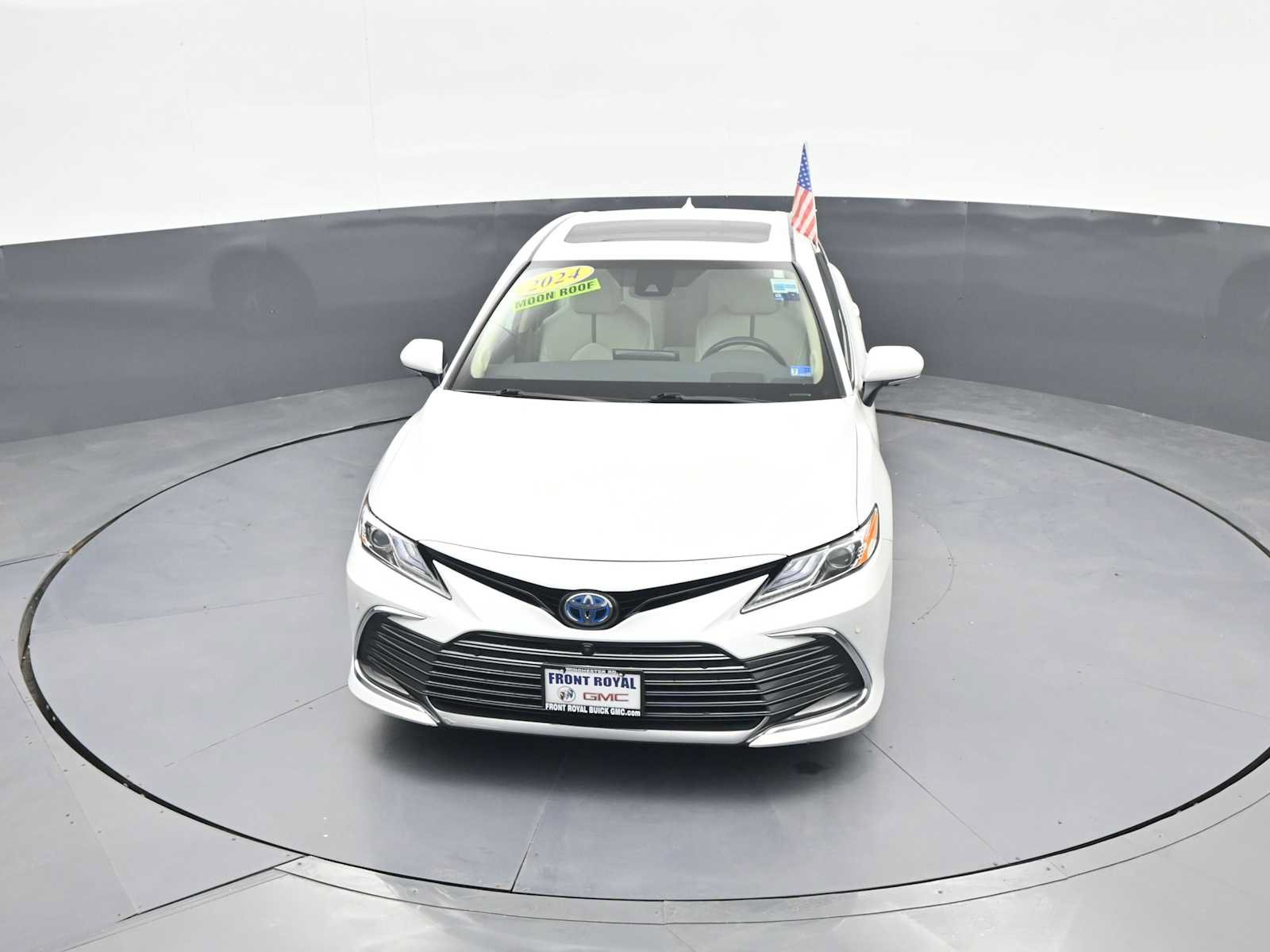 Used 2024 Toyota Camry XLE w/ Navigation Package FWD image 28