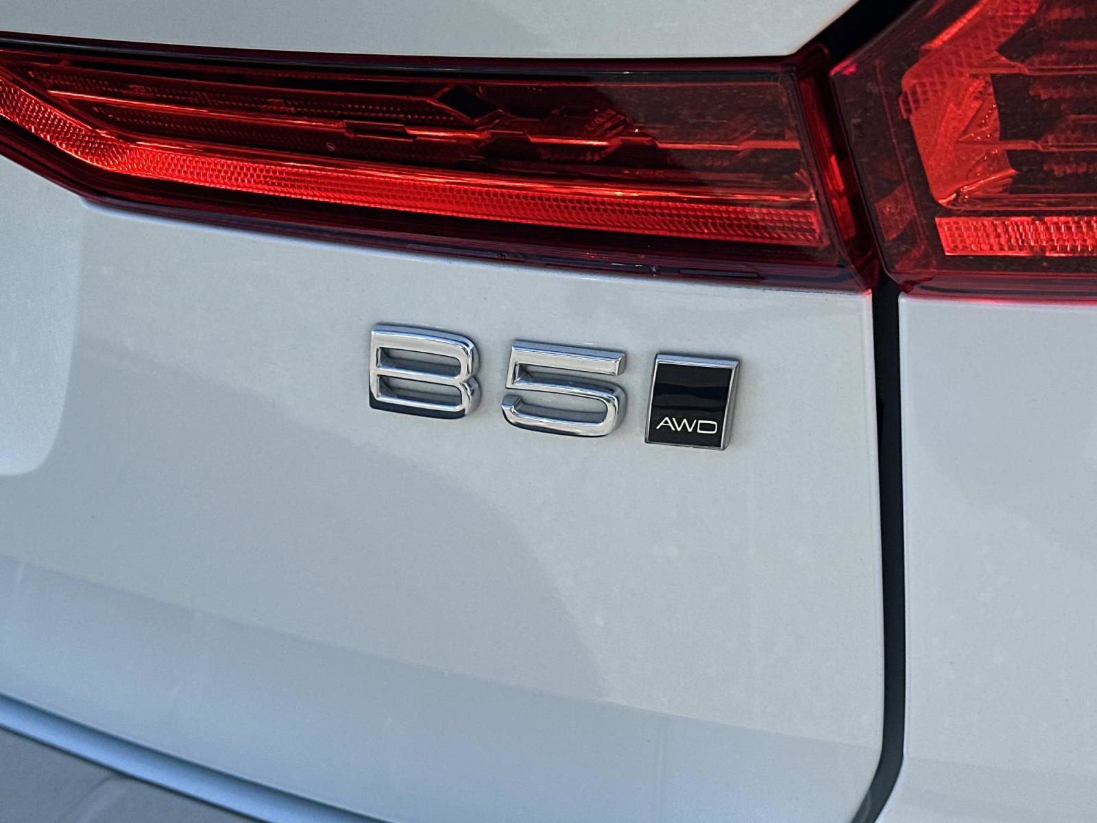 Certified 2023 Volvo XC60 B5 Ultimate image 28