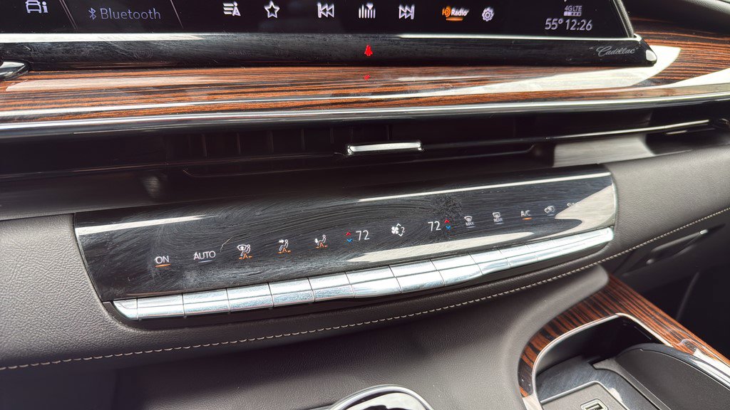 Certified 2023 Cadillac Escalade ESV Premium Luxury AWD/4WD image 30