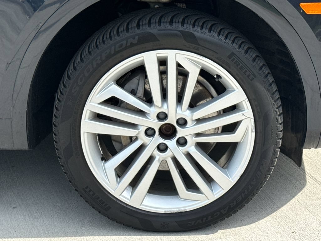 Used 2018 Audi Q5 2.0T Premium Plus w/ Premium Plus Package AWD/4WD image 11