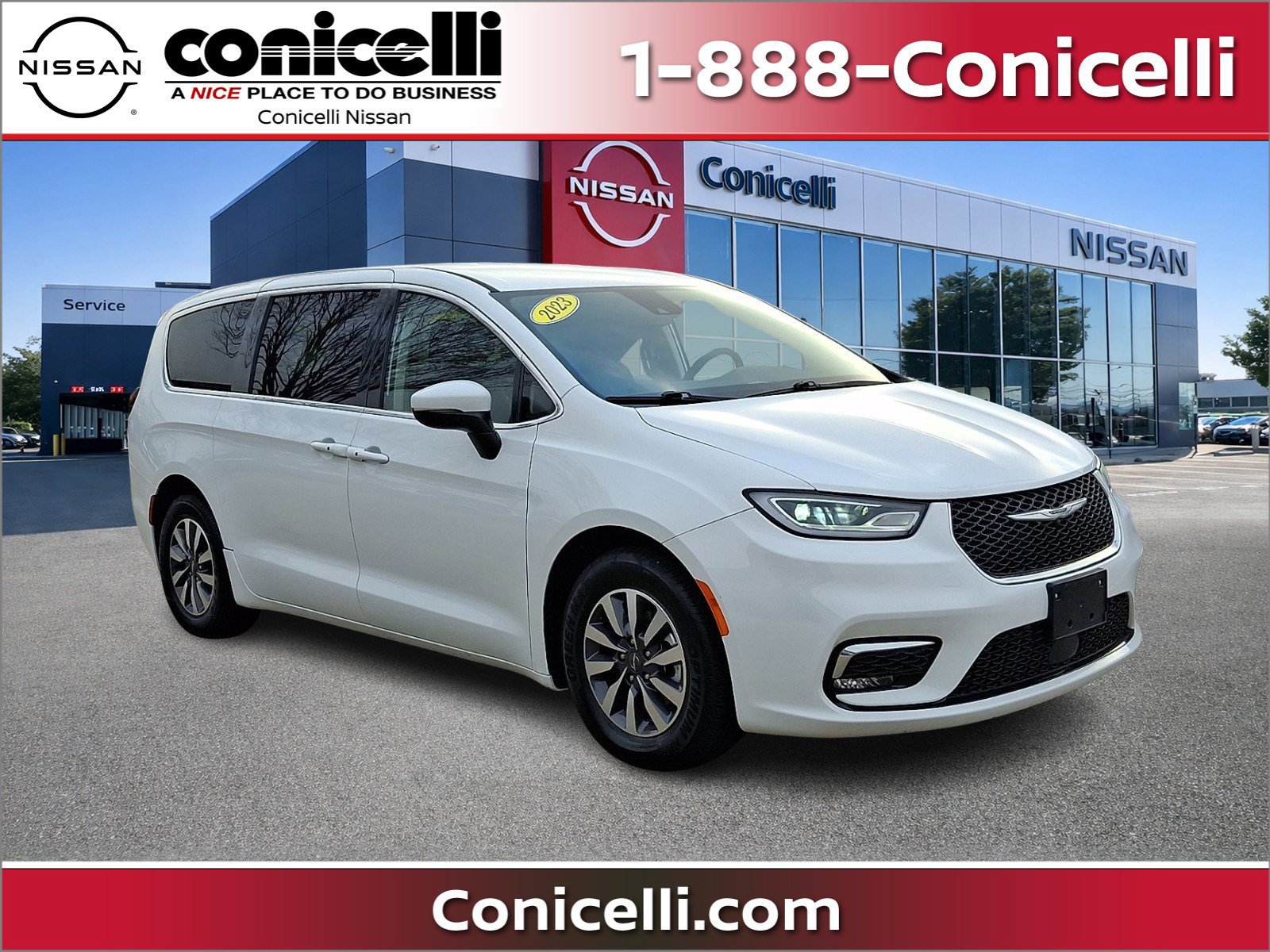 Used 2023 Chrysler Pacifica Touring-L image 1