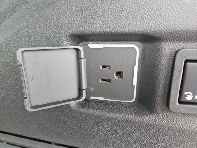 New 2026 GMC Yukon Denali w/ Sun & Power Step Package image 14