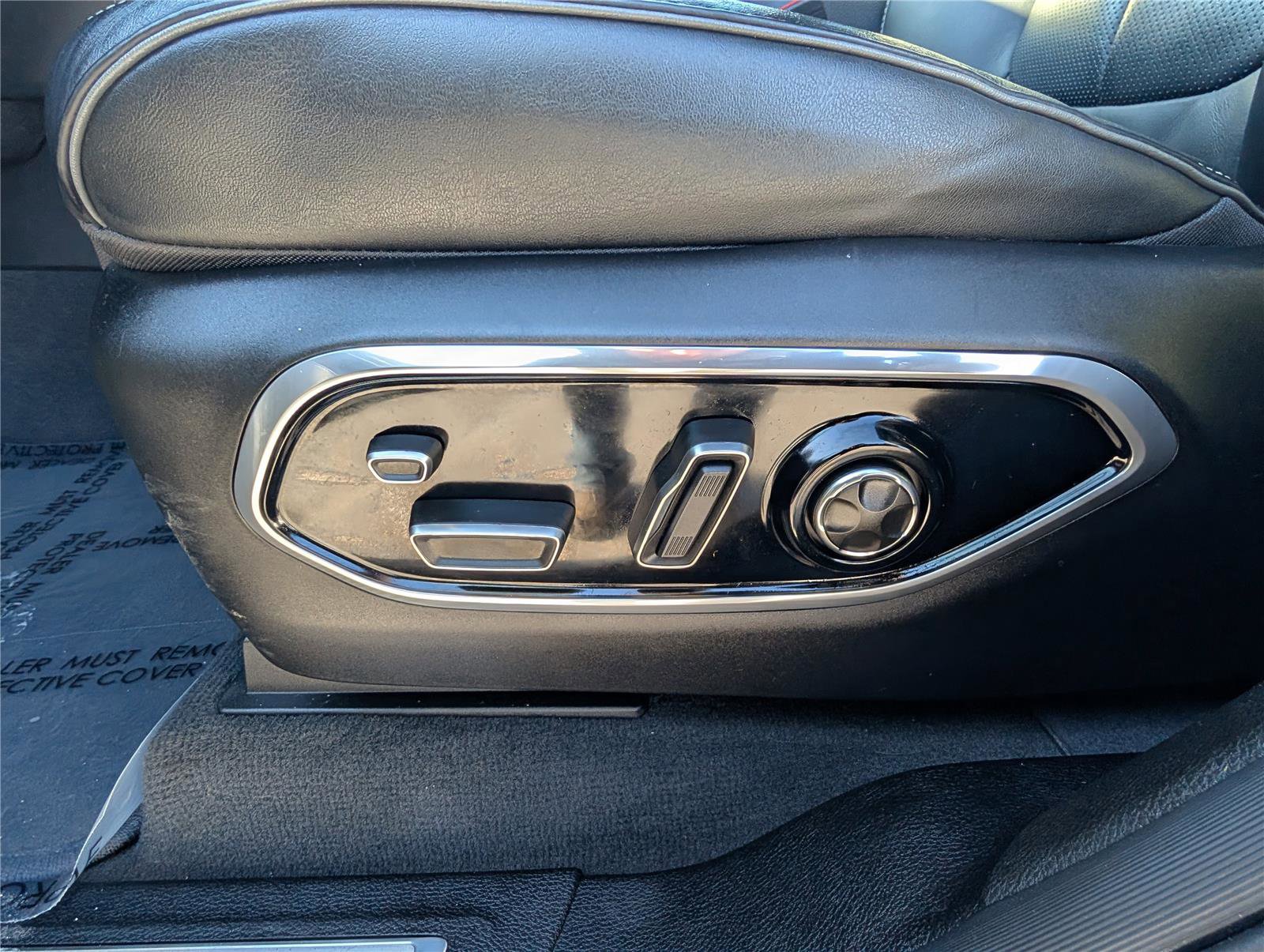 Used 2023 Jeep Grand Cherokee Overland w/ Advanced Protech Group III image 22