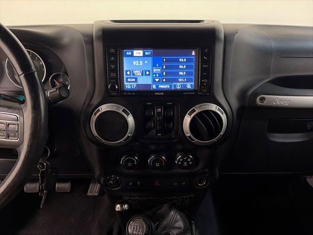 Used 2013 Jeep Wrangler Unlimited Rubicon w/ Connectivity Group image 22