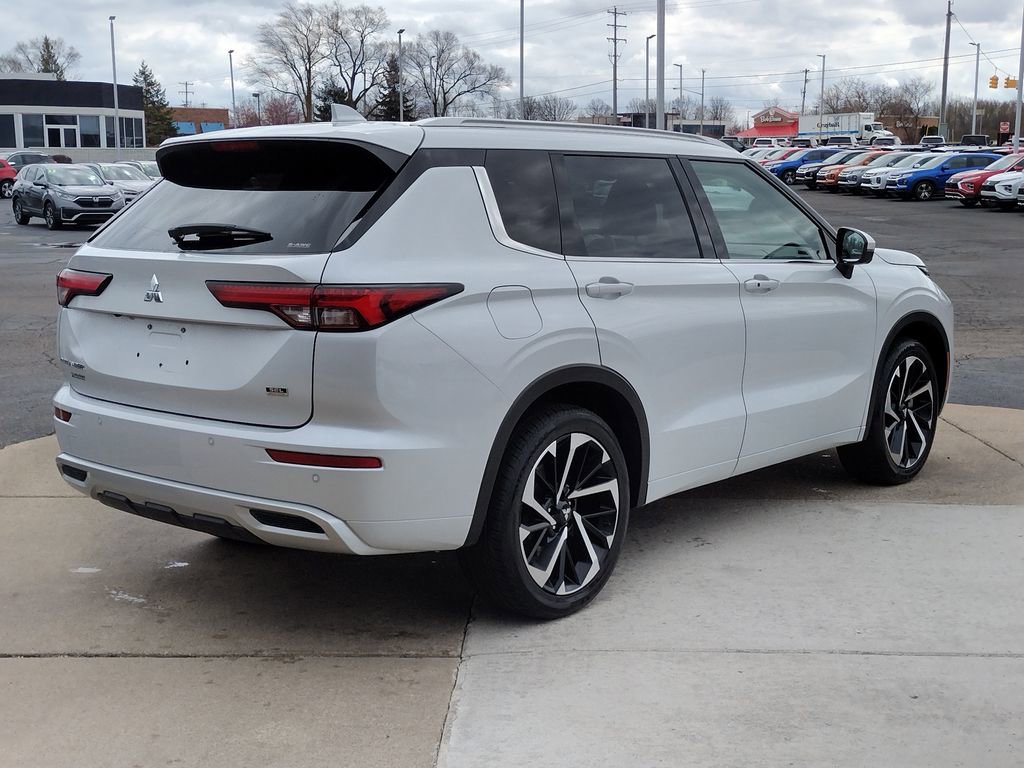 Used 2022 Mitsubishi Outlander SEL image 15