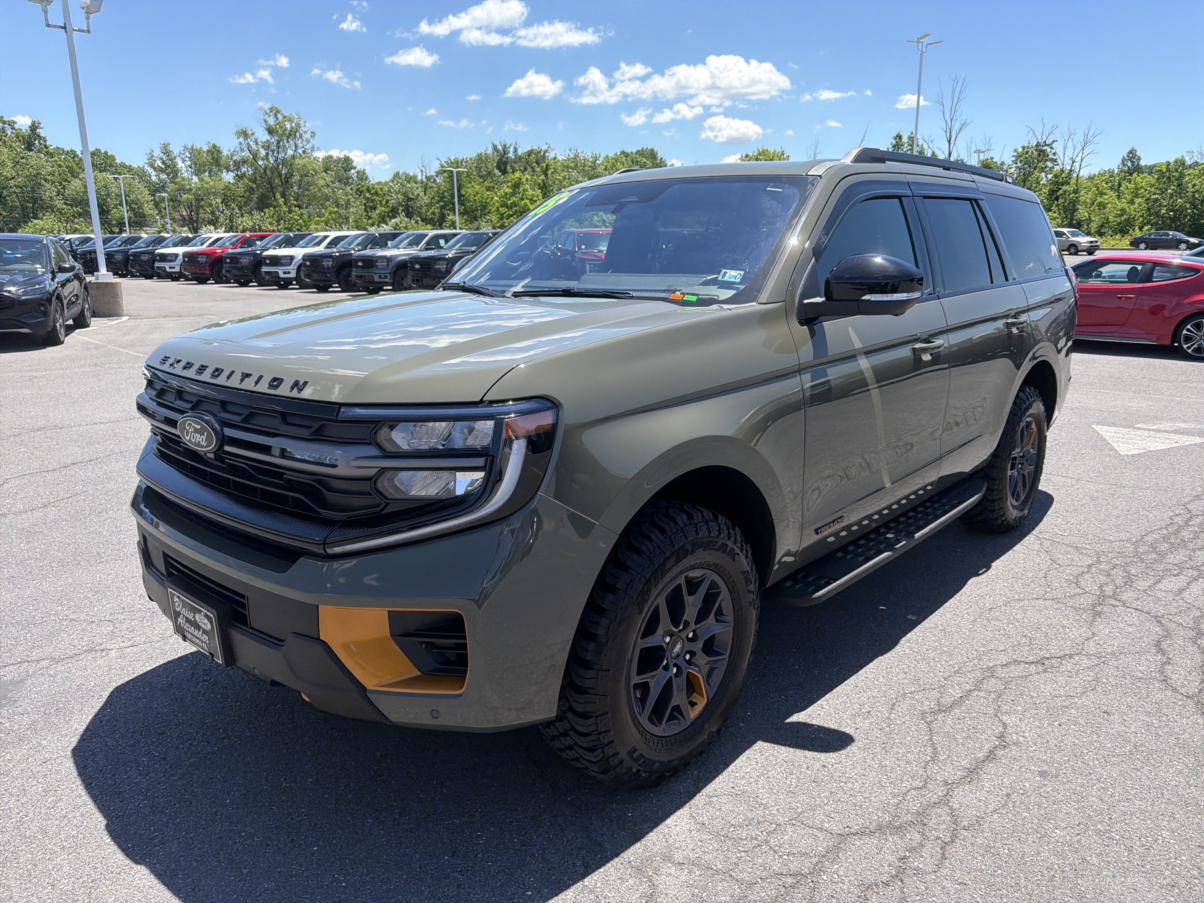 Used 2025 Ford Expedition Tremor AWD/4WD image 9