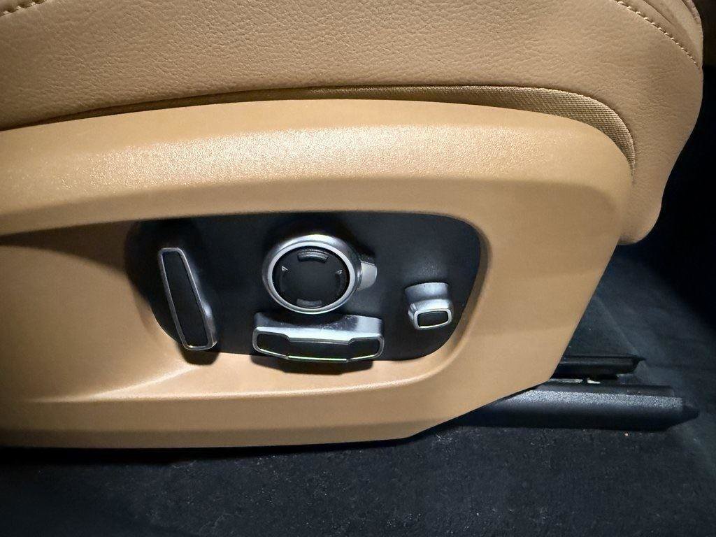 Used 2021 Jaguar F-PACE S image 33