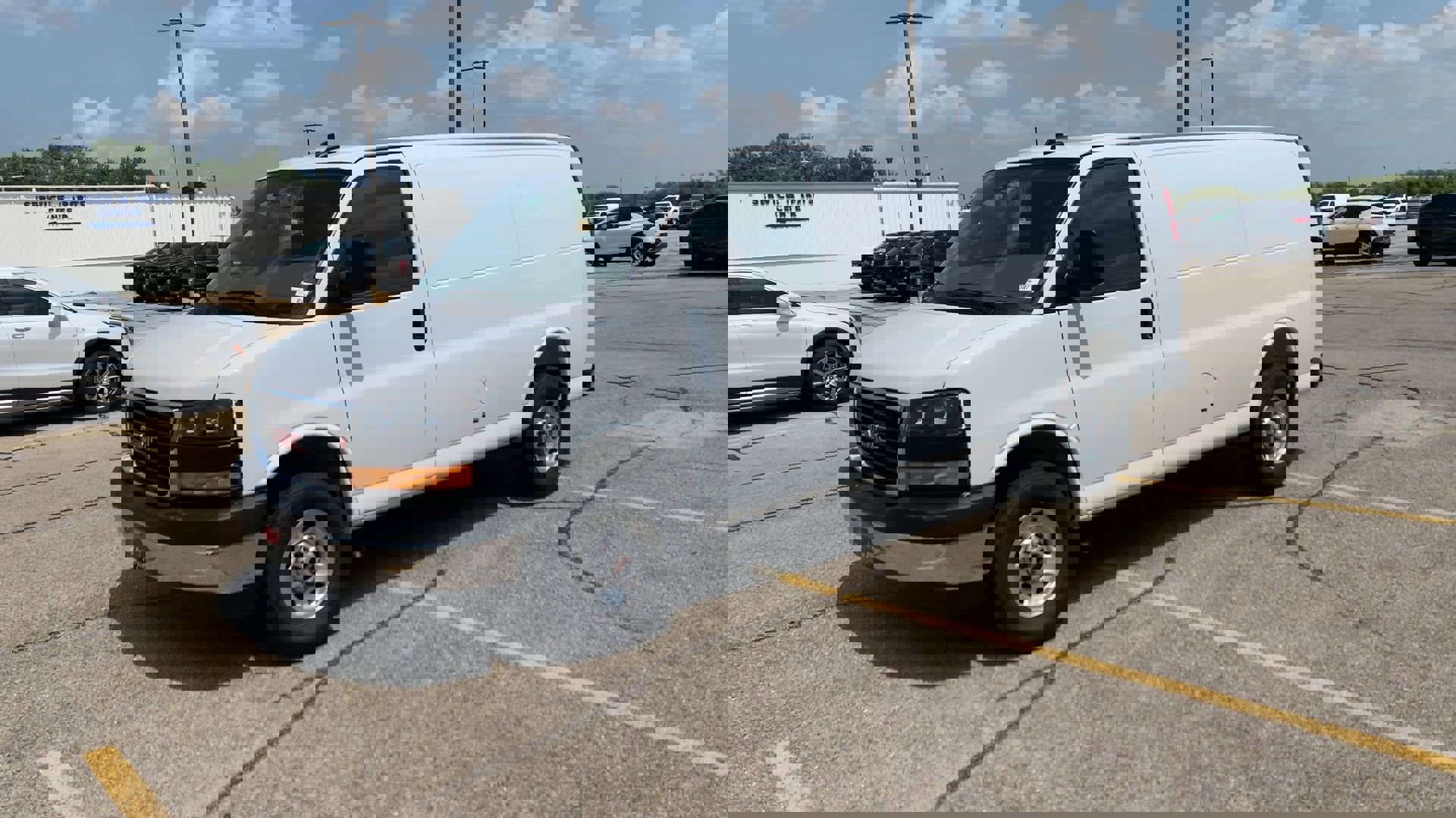 New 2025 GMC Savana 2500 w/ Driver Convenience Package image 28