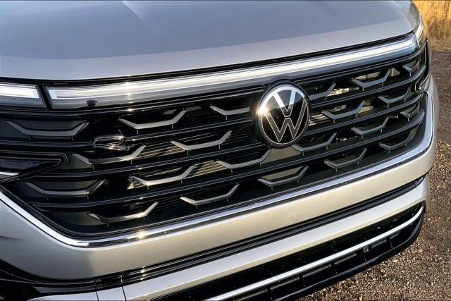 Used 2024 Volkswagen Atlas Cross Sport SEL R-Line image 30