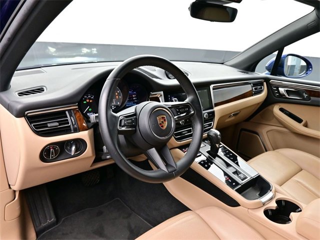 Certified 2023 Porsche Macan S image 4