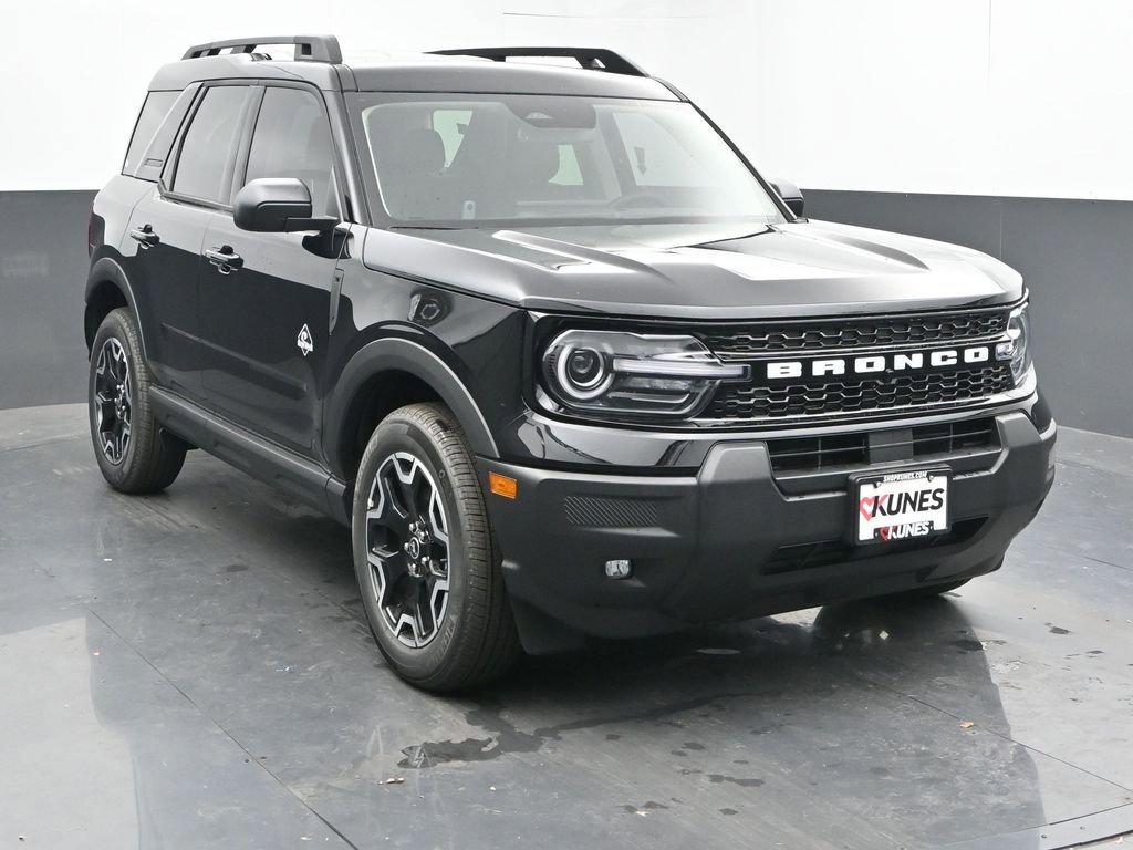 New 2025 Ford Bronco Sport Outer Banks image 2