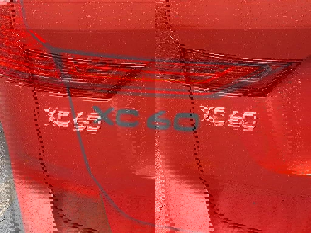 Certified 2023 Volvo XC60 B5 Ultimate image 9