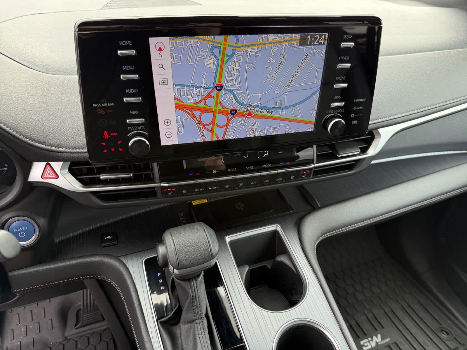 Used 2023 Toyota Sienna XSE image 18